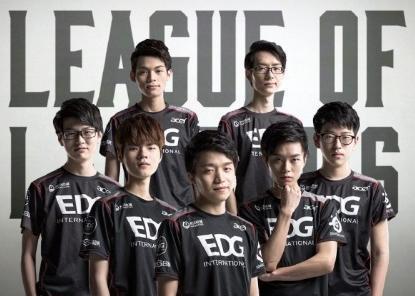 在足球赛场 在足球赛场