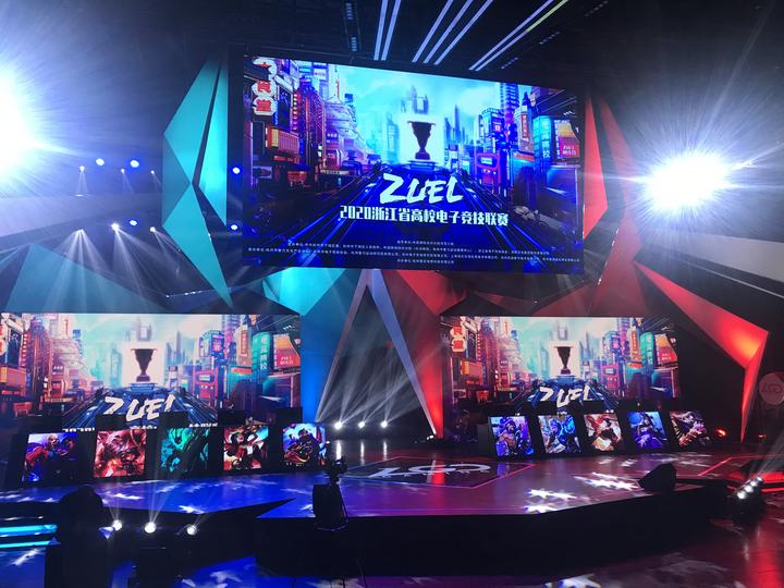 两位都在拉 两位都在拉